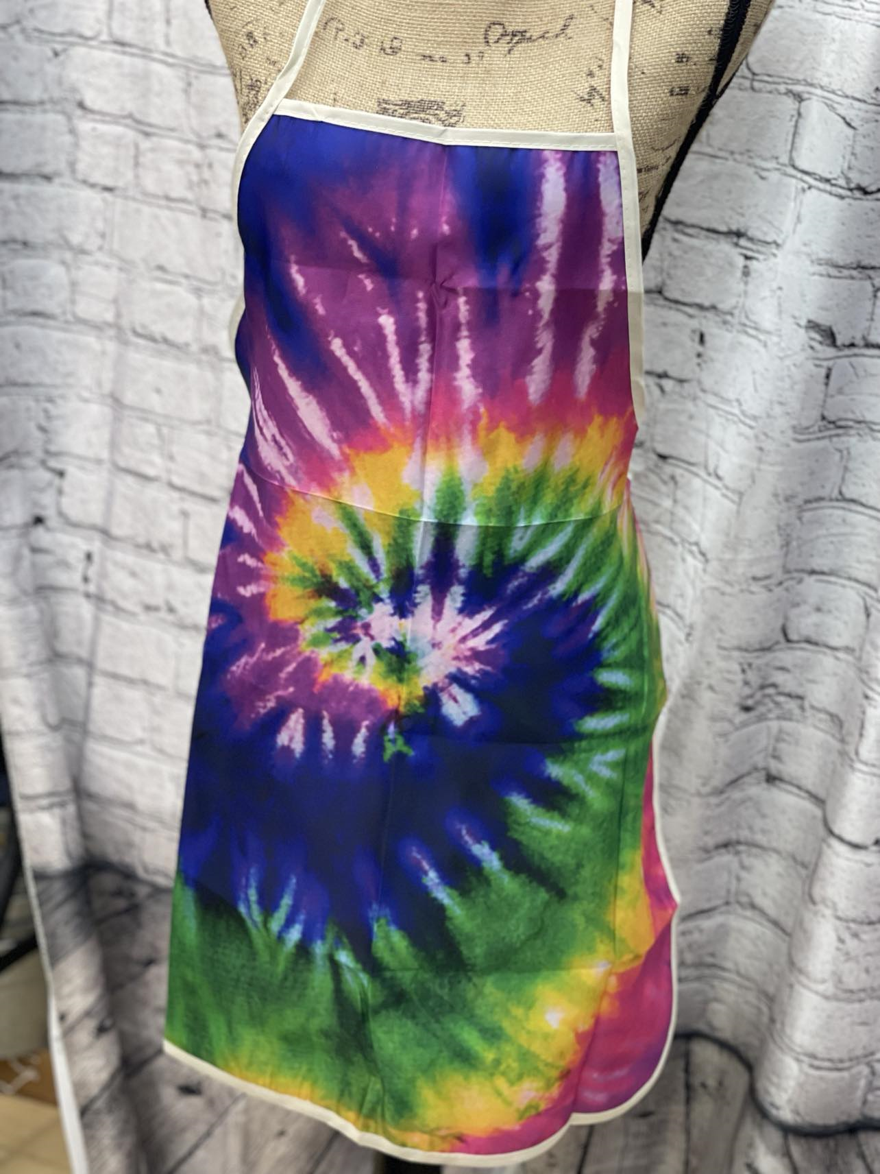 TIE DYED SWIRL