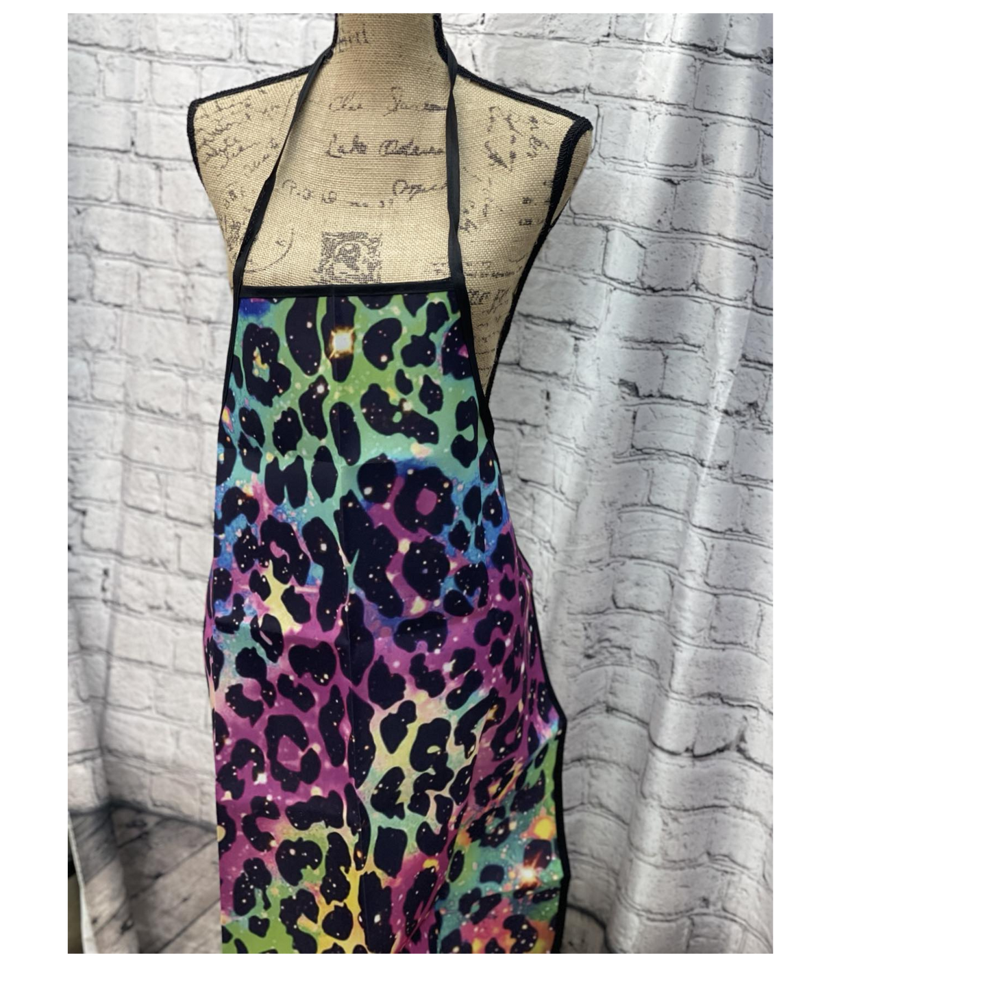 MULITI COLOR LEOPARD PRINT APRON NO POCKETS